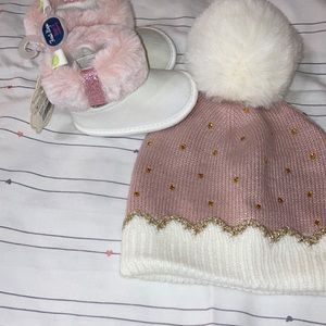 Newborn Booties and Beanie Set. NWT